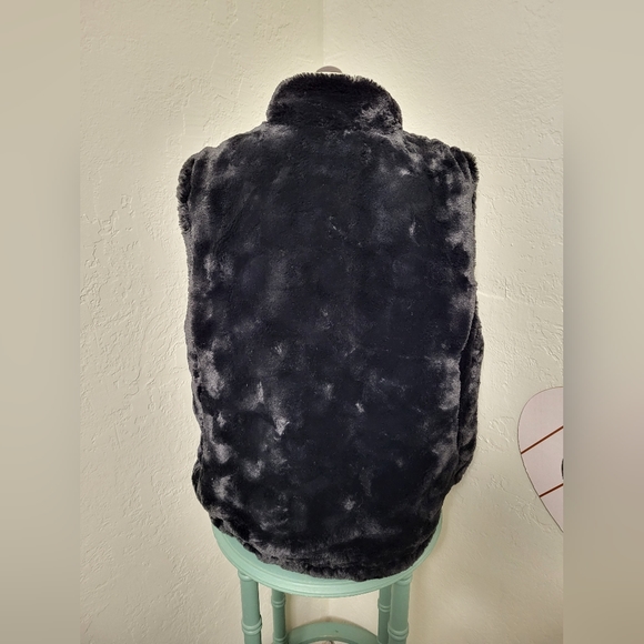 Nicole Miller Reversible Vest - Picture 6 of 7